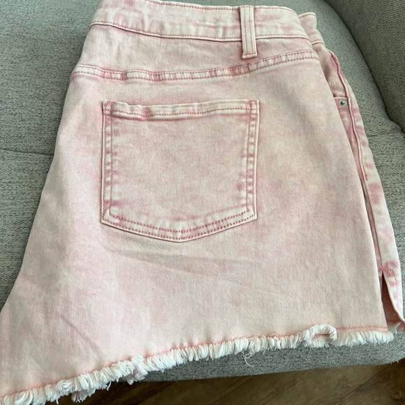 Shorts - Picture 2 of 2